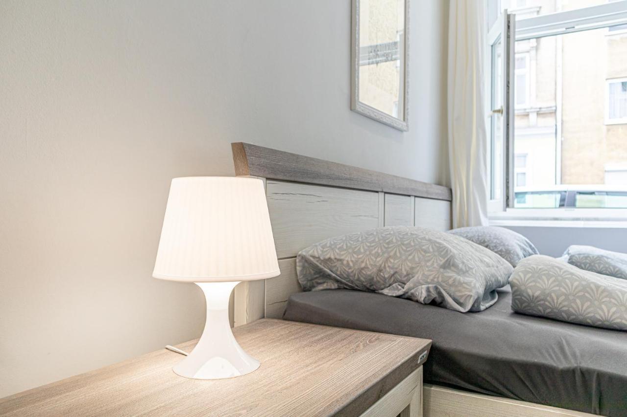 9 Min From City Center - Lovely Studio Near U1 Reumannplatz Wien Exterior foto